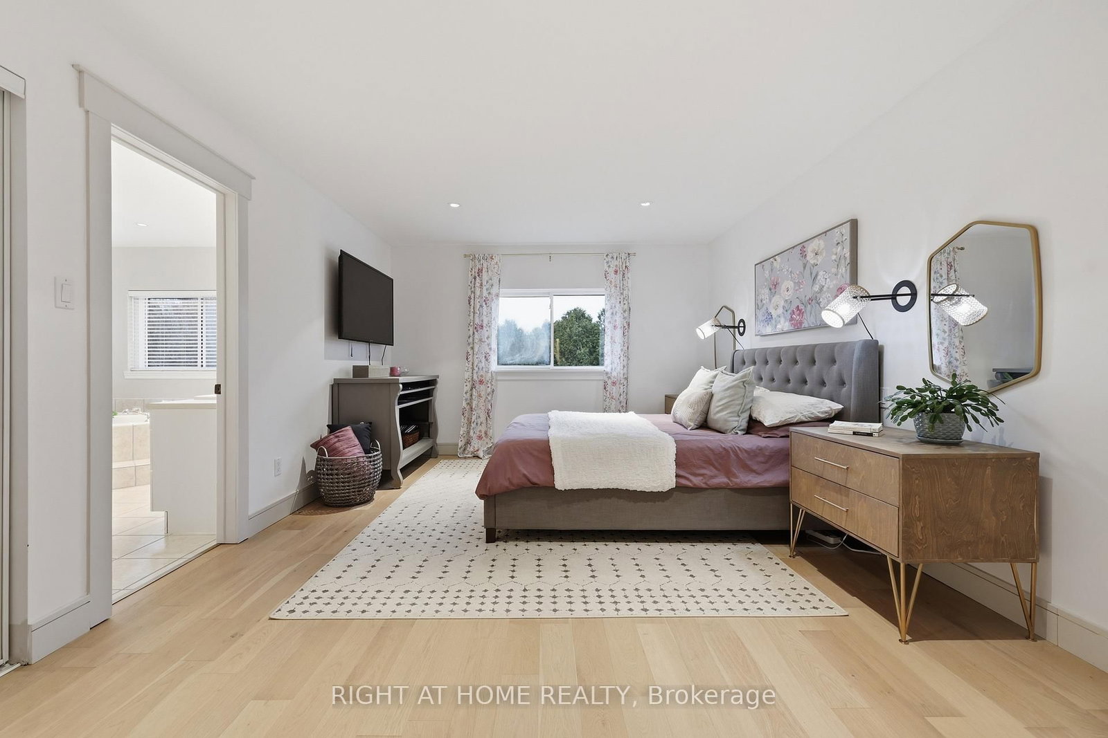 Detached House for sale at 50 Boulding Avenue, Hamilton, Ontario, L0R 2H3 - Waterdown - MLS: X12910464