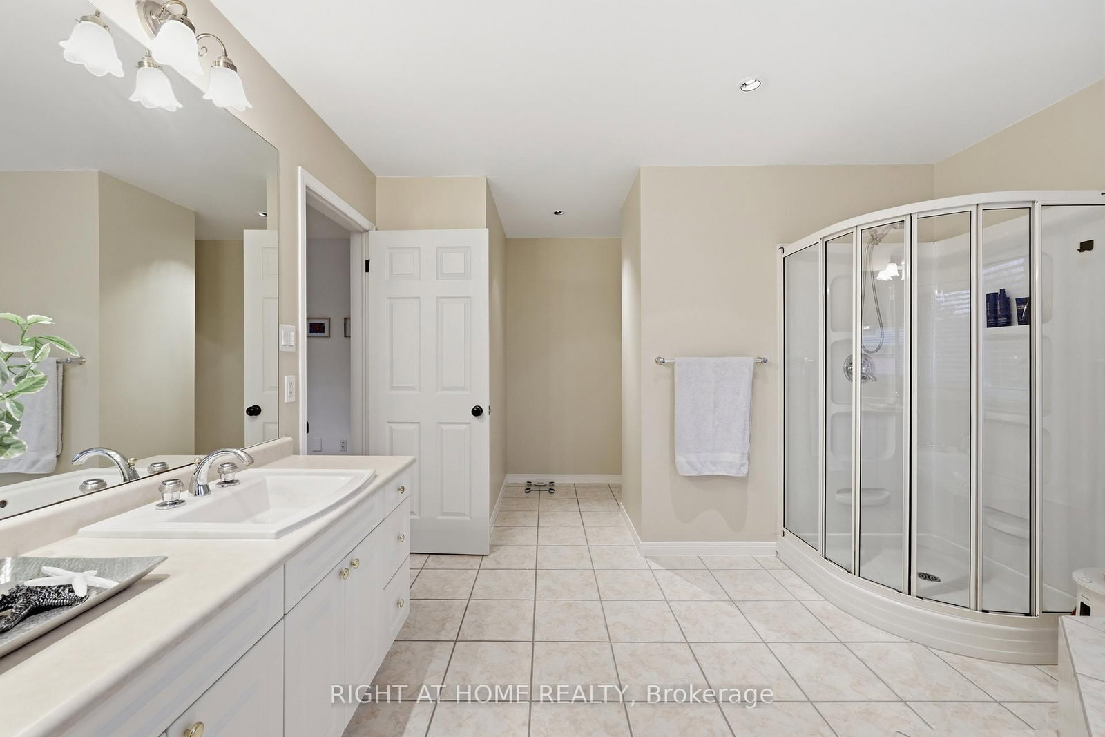 Detached House for sale at 50 Boulding Avenue, Hamilton, Ontario, L0R 2H3 - Waterdown - MLS: X12910464