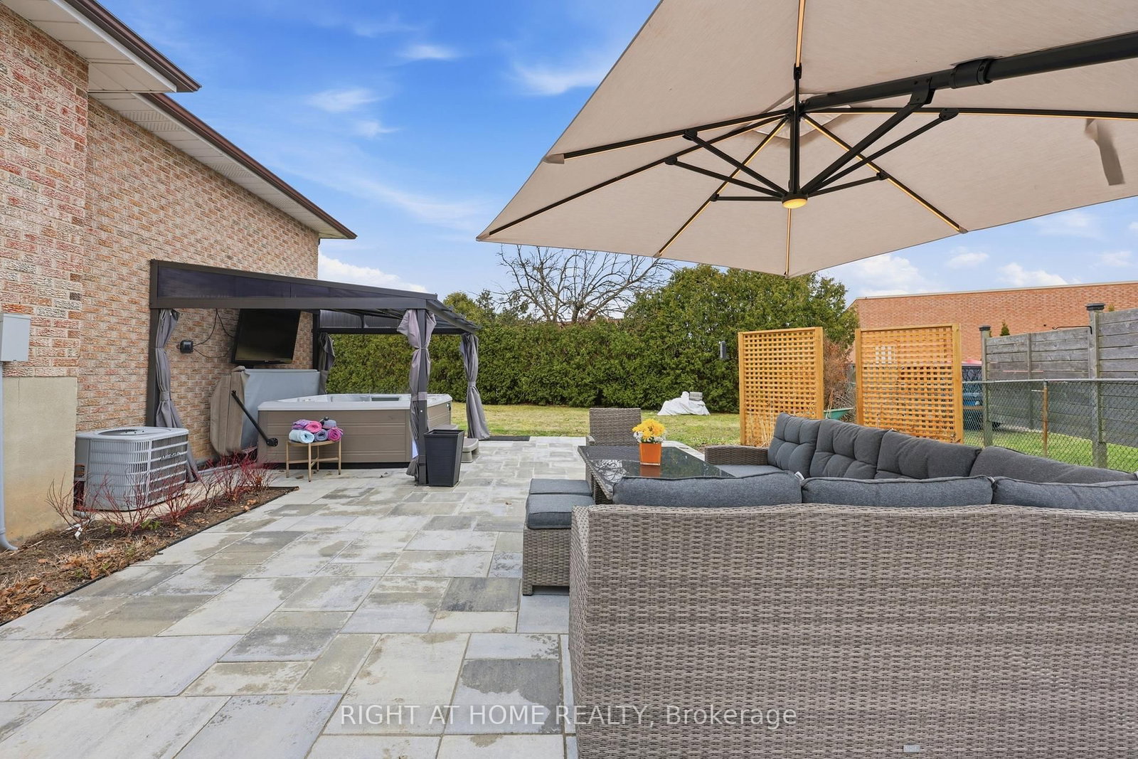 Detached House for sale at 50 Boulding Avenue, Hamilton, Ontario, L0R 2H3 - Waterdown - MLS: X12910464