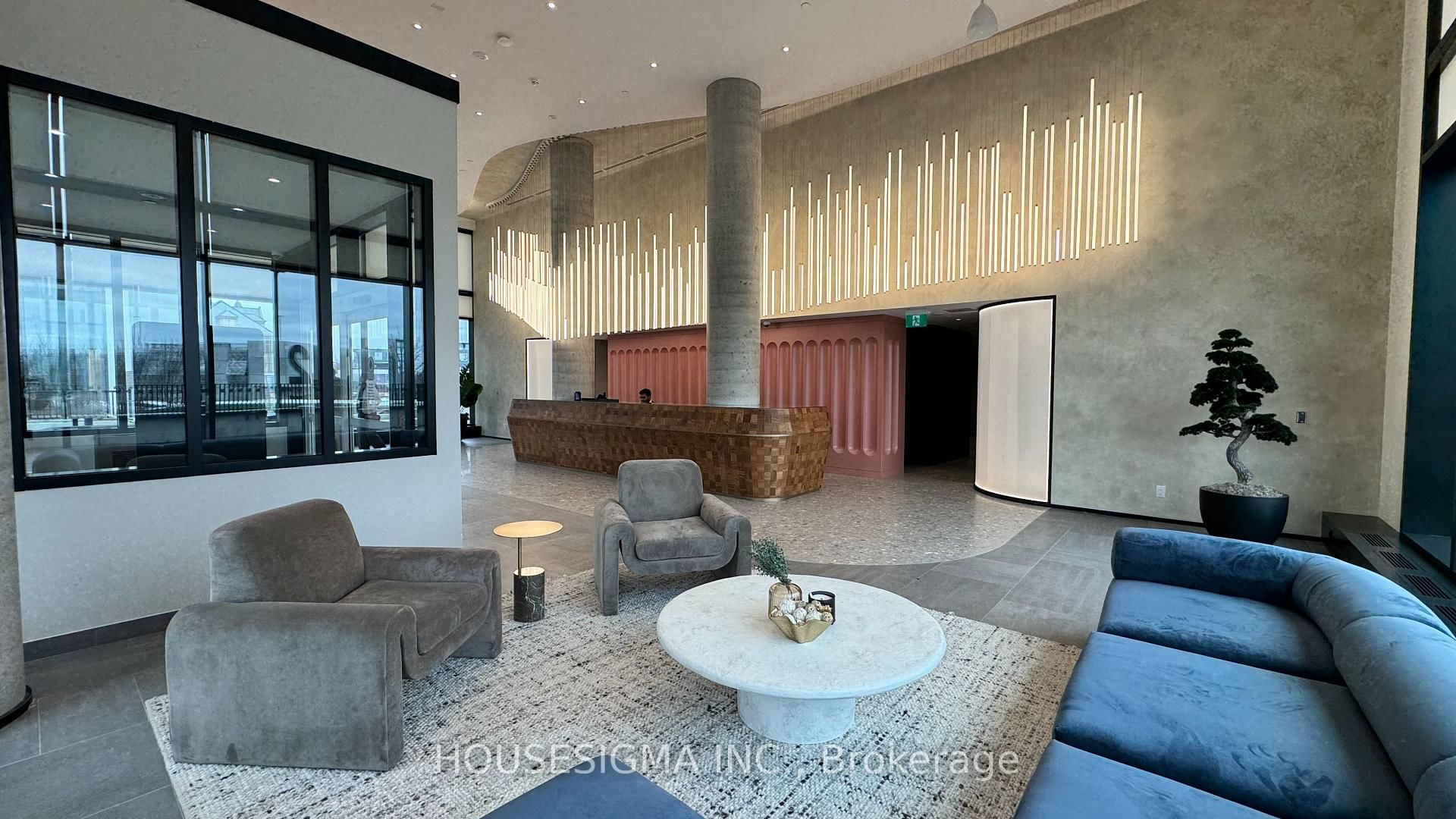 25 Wellington Street S, Unit 806