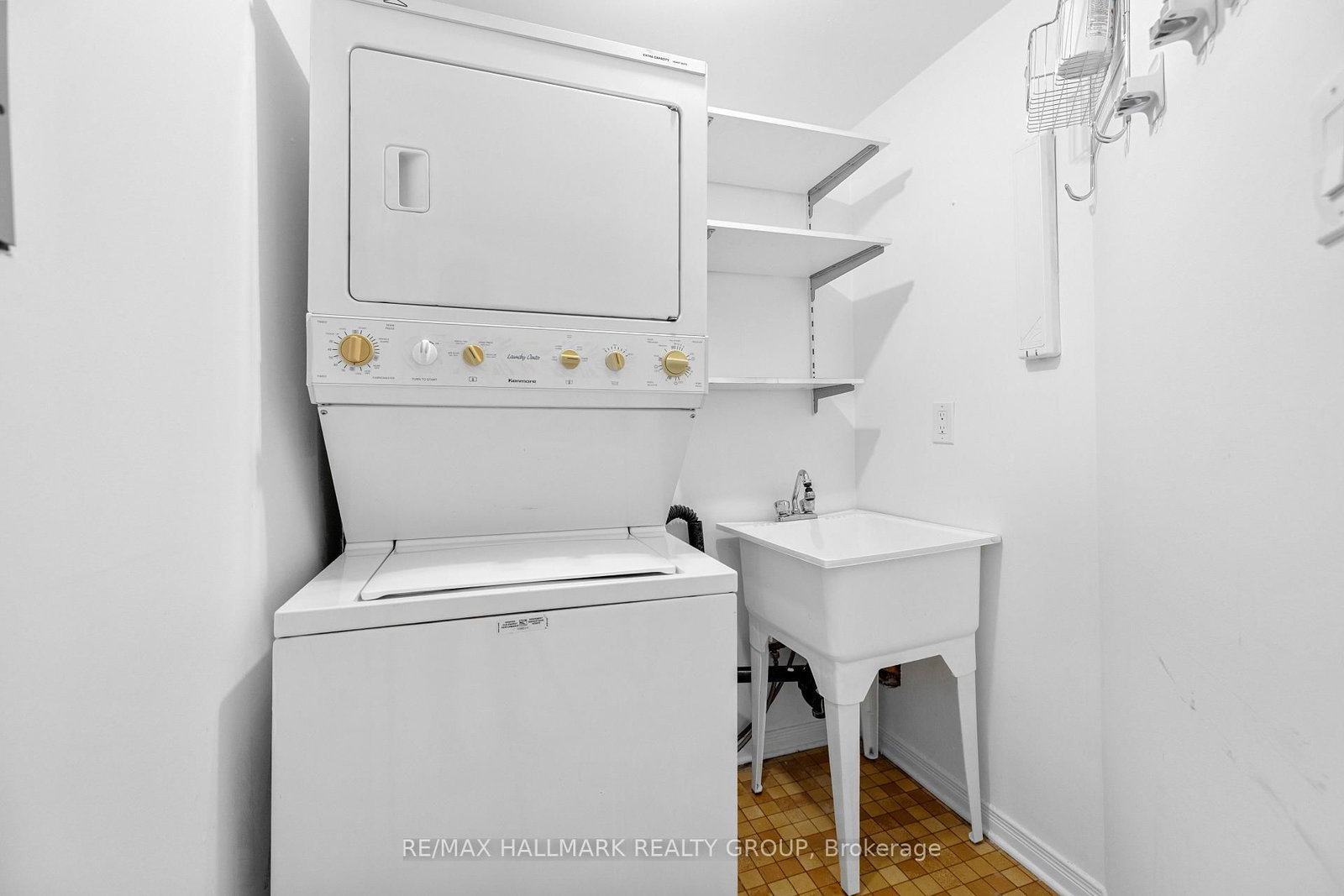 19 Montcalm Street • #2 • Ottawa, ON photo 25