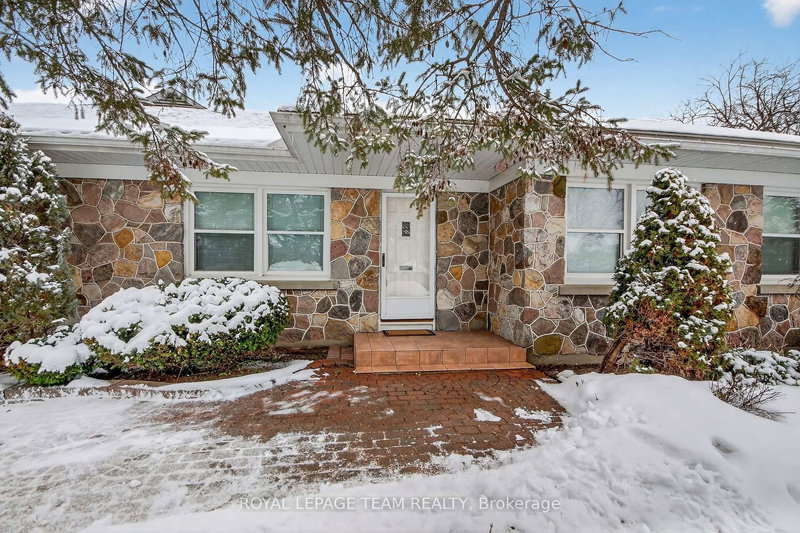 825 Killeen Ave, Ottawa, K2A 2X8 | Image 3