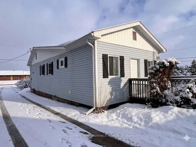 2082 Sandy Hill Rd, Champlain, K0B 1K0 | Image 2