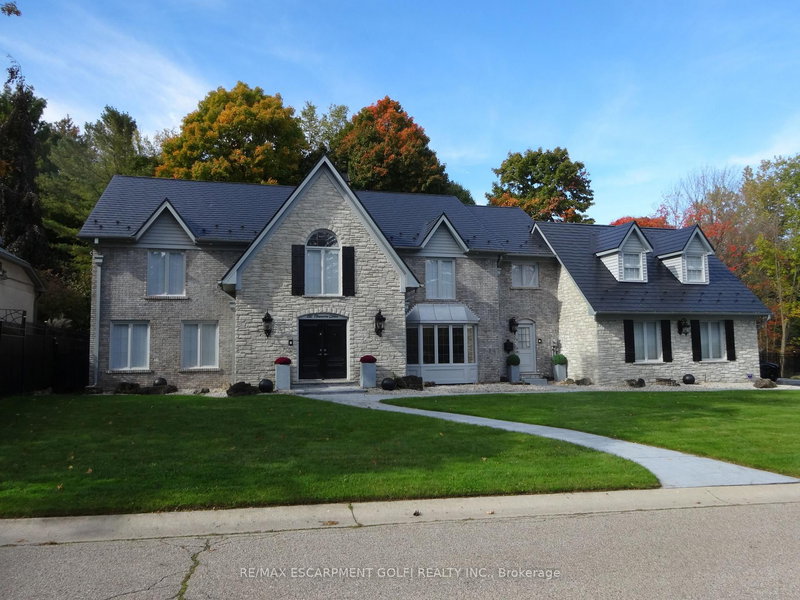 132 Chancery Dr, Hamilton, L9C 4M2 | Image 3