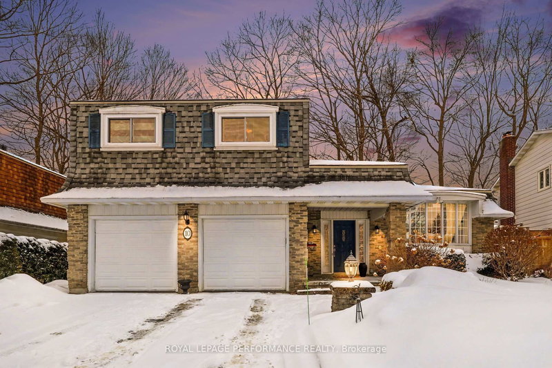 home for sale on 10 Oakhurst Crescent