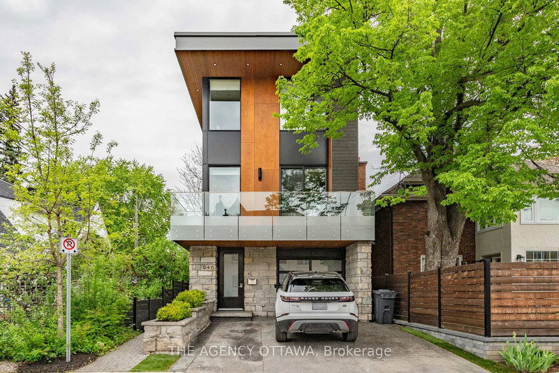 home for lease on 2-946 Colonel By Drive