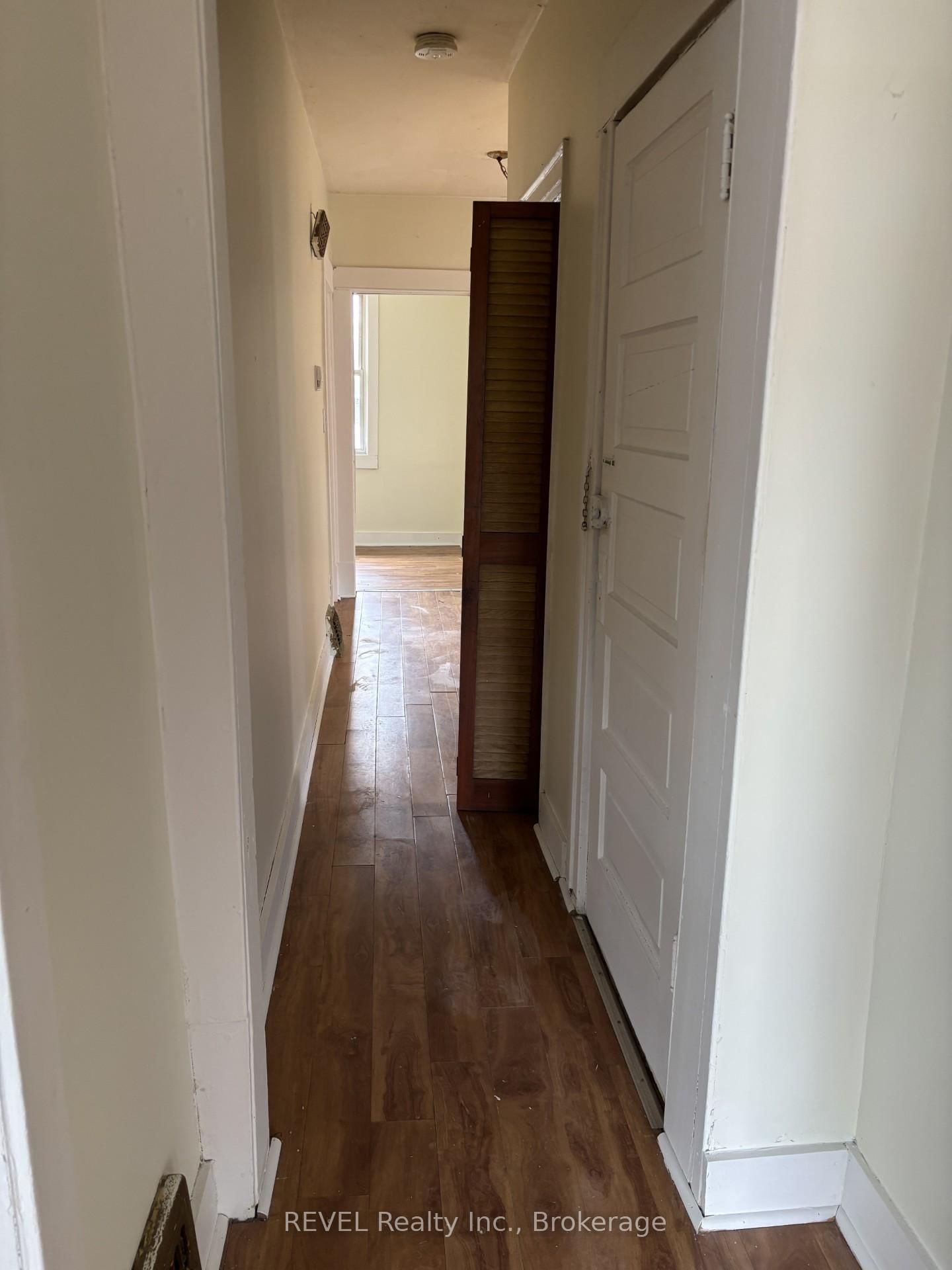4819 Fourth Avenue • Niagara Falls, ON photo 11