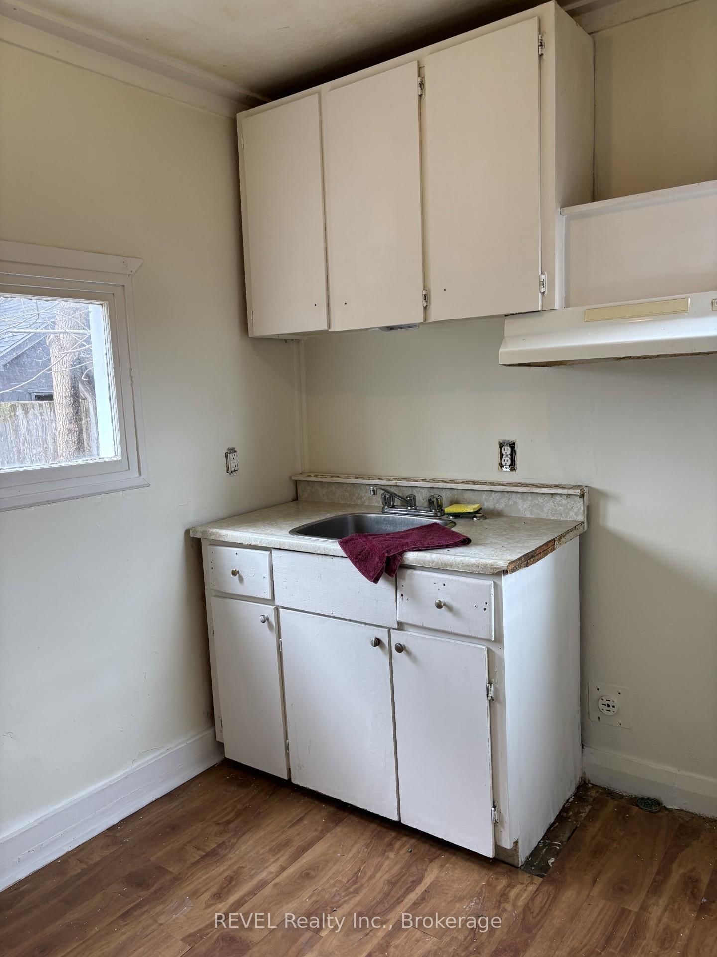 4819 Fourth Avenue • Niagara Falls, ON photo 16