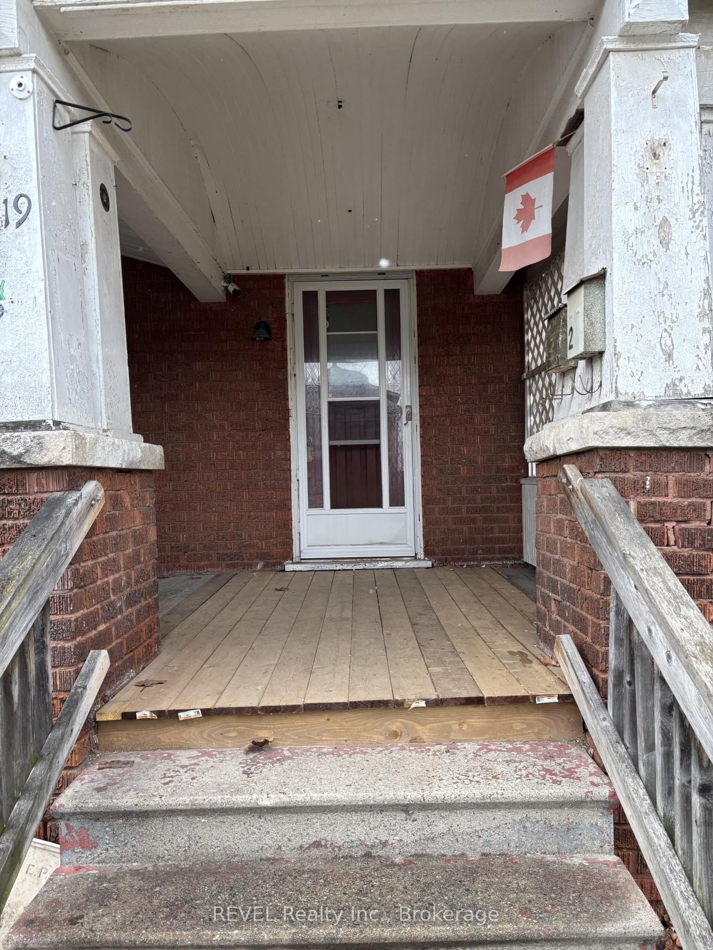 4819 Fourth Avenue • Niagara Falls, ON photo 6