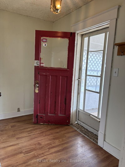 4819 Fourth Avenue • Niagara Falls, ON photo 8
