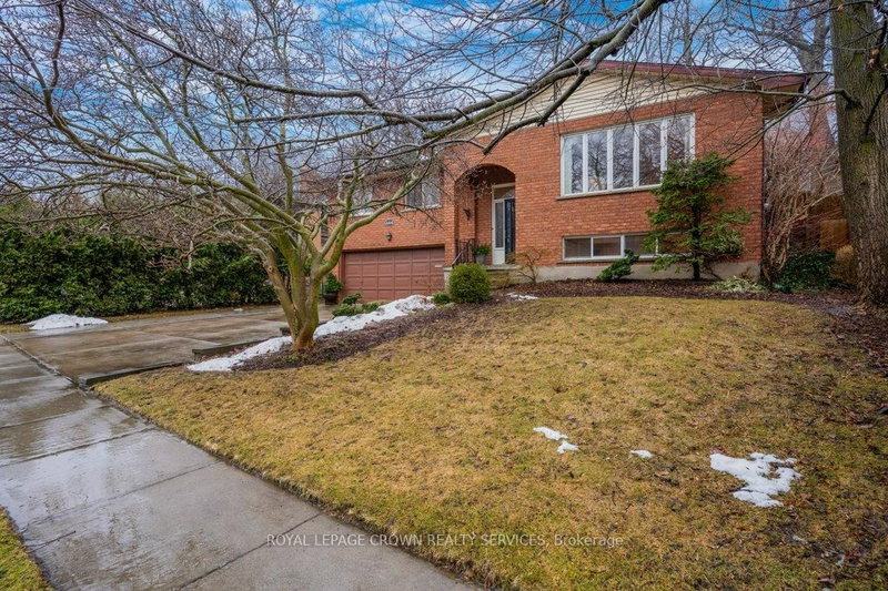 home for sale on 604 White Oak Drive