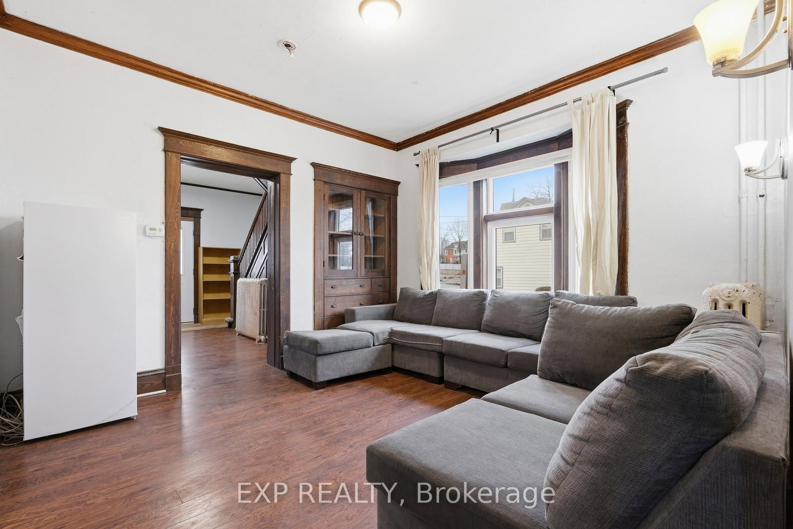 30 Regina Street N - Photo 4