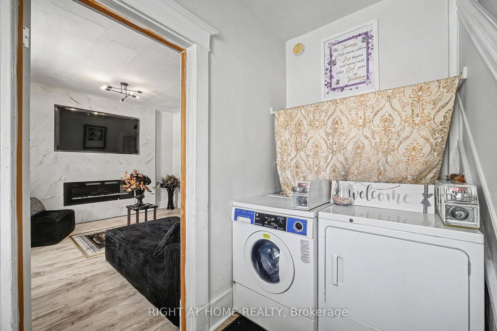 Listing Image 7