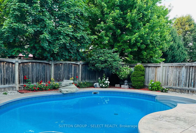 294 Berryhill Dr, London North, N5X 4M4 | Image 2