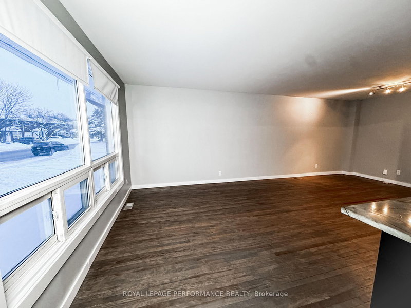 A - 726 Cummings Ave, Ottawa, K1K 2L1 | Image 3