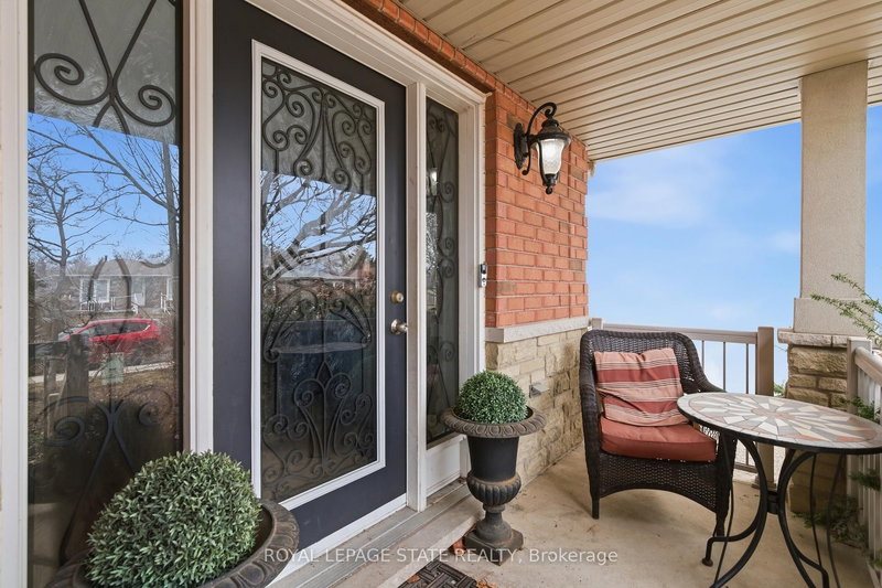 84 Duncairn Cres, Hamilton, L9C 6G1 | Image 3