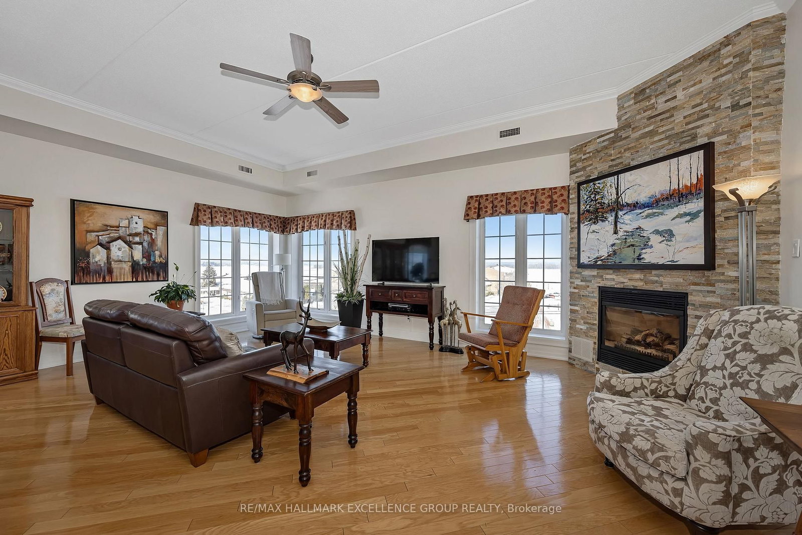 2921 Laurier Street, Unit 406 - Photo 6