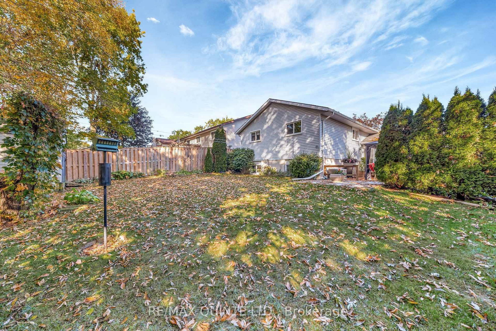 Detached House for sale at 10 Loraine Avenue, Quinte West, Ontario, K8V 6M1 - Trenton Ward - MLS: X12912958