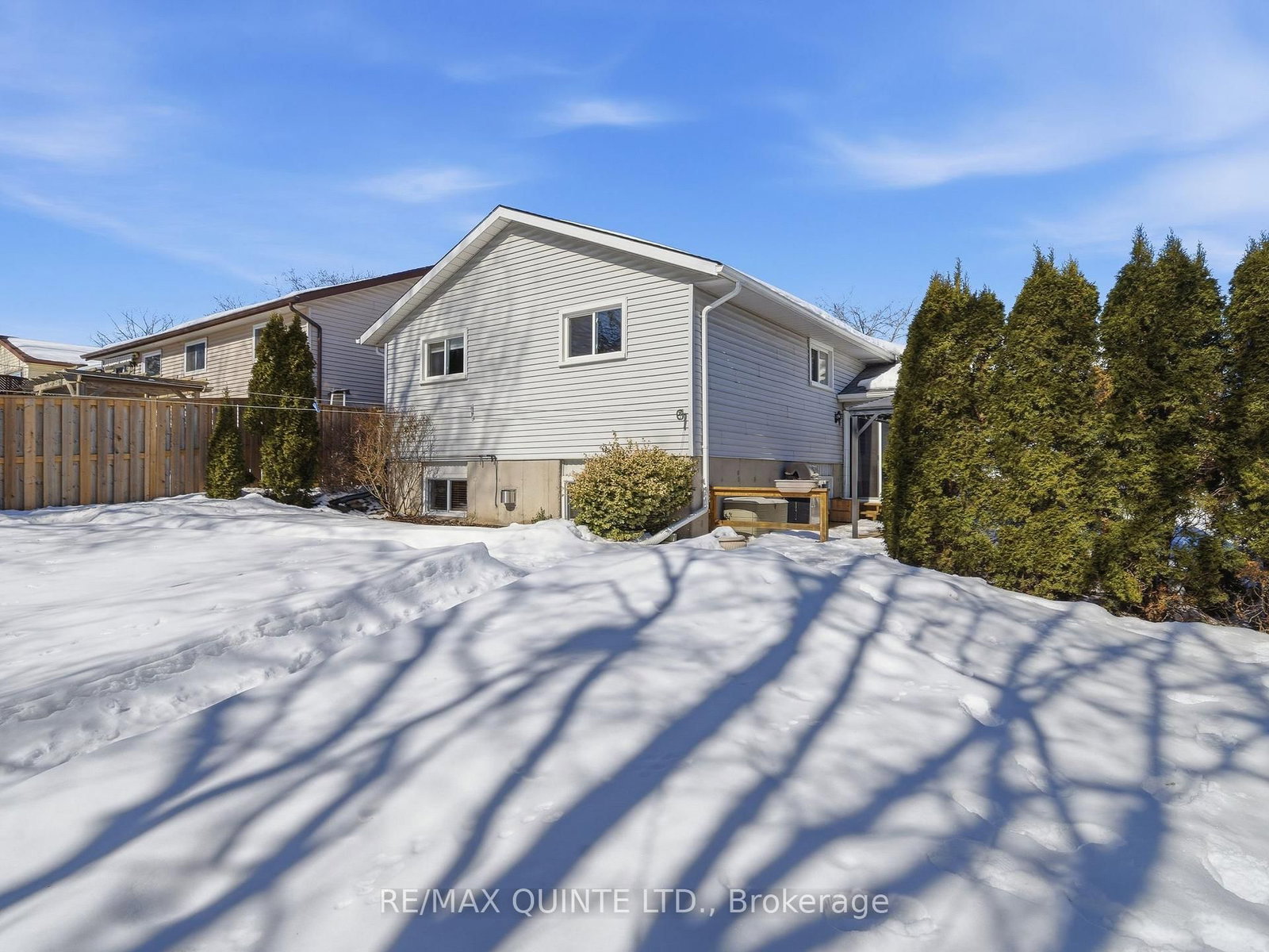 Detached House for sale at 10 Loraine Avenue, Quinte West, Ontario, K8V 6M1 - Trenton Ward - MLS: X12912958