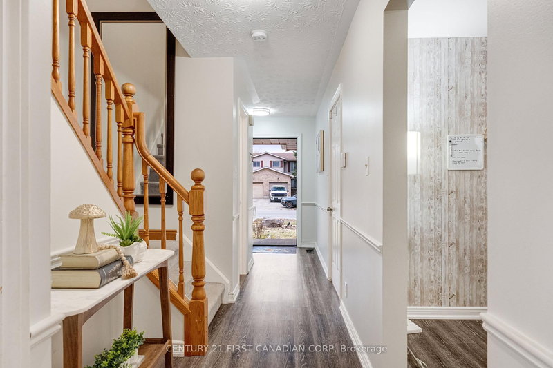 15 Mohican Dr, Woodstock, N4T 1H4 | Image 3