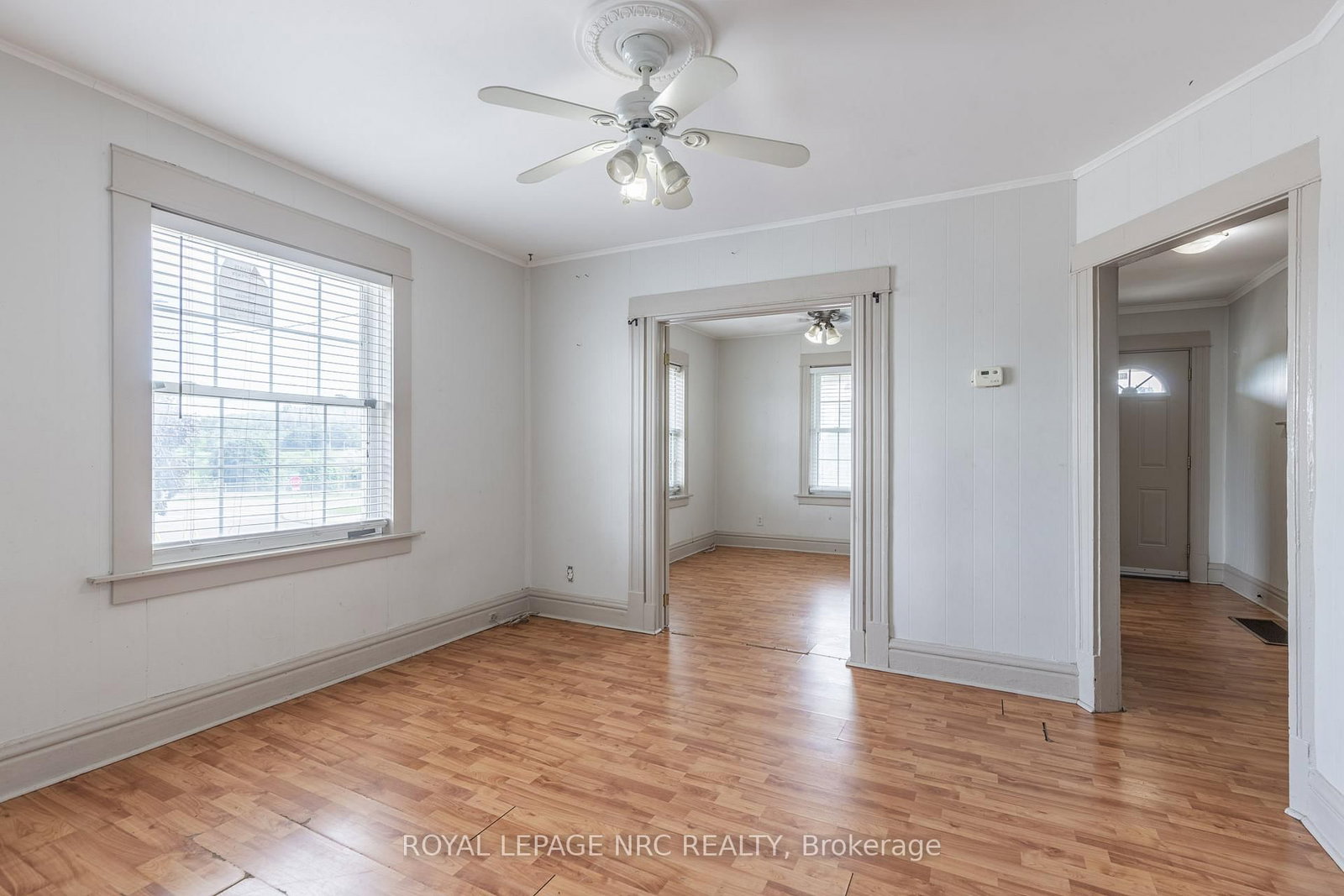 Detached House for sale at 44 Carlisle Street, St. Catharines, Ontario, L2R 4H4 - Downtown - MLS: X12913126