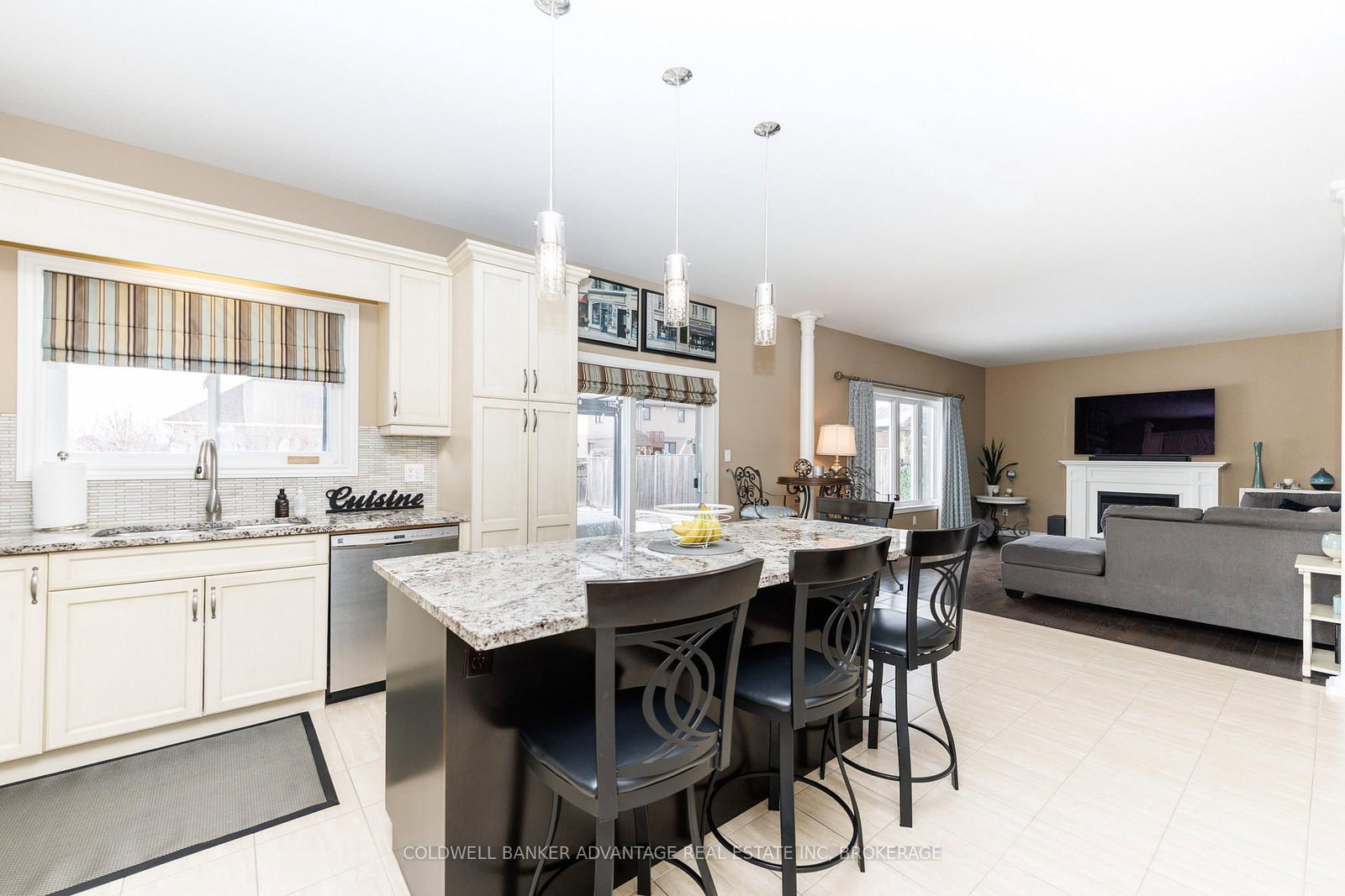 Detached House for sale at 6 Falcon Drive, Welland, Ontario, L3C 0B2 - Coyle Creek - MLS: X12913134