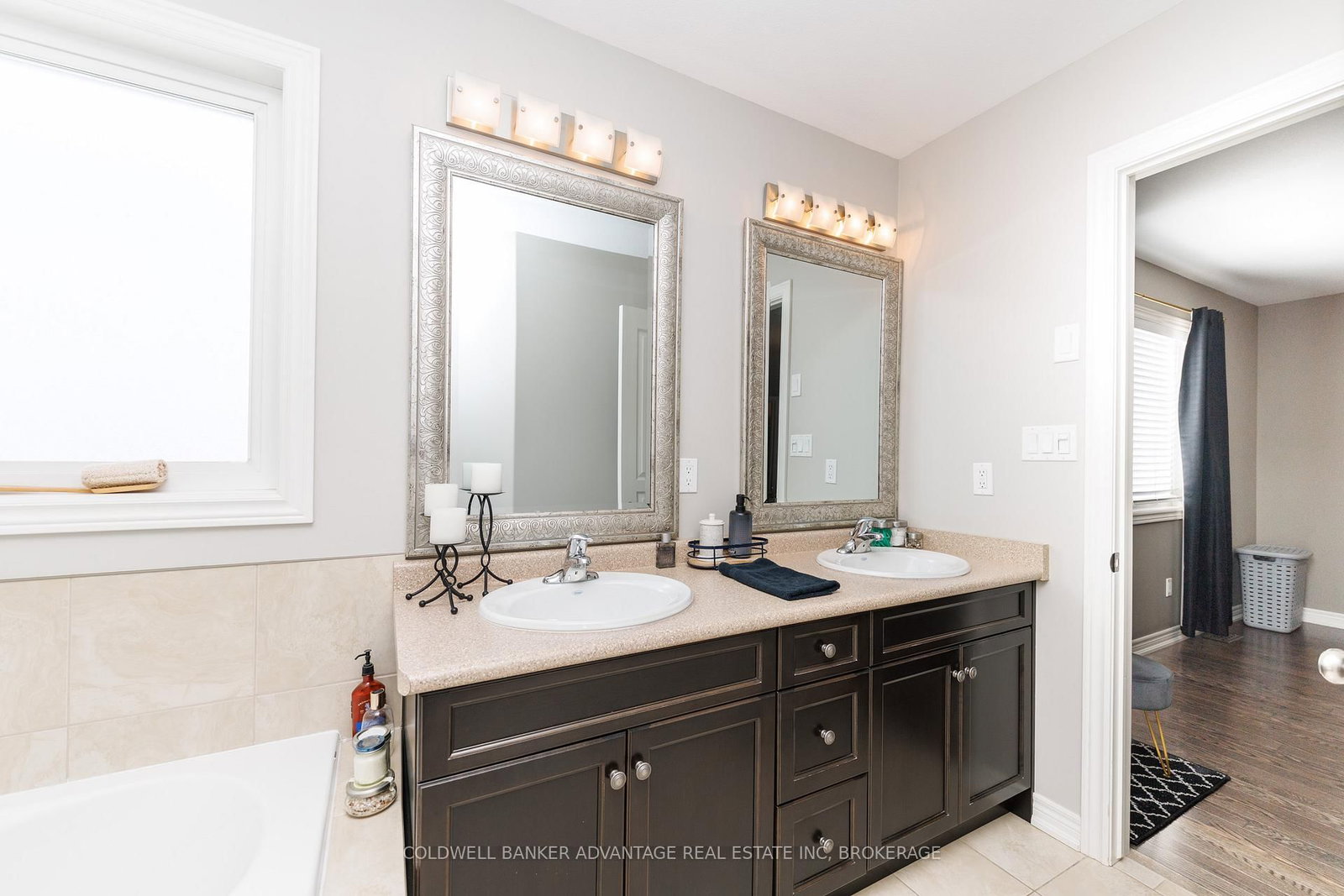 Detached House for sale at 6 Falcon Drive, Welland, Ontario, L3C 0B2 - Coyle Creek - MLS: X12913134