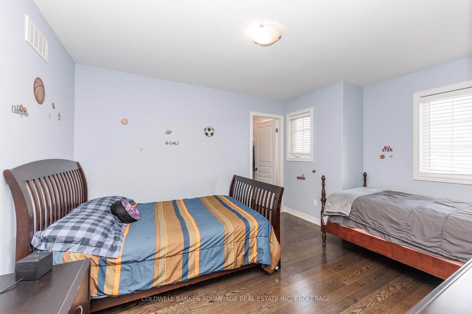 Detached House for sale at 6 Falcon Drive, Welland, Ontario, L3C 0B2 - Coyle Creek - MLS: X12913134