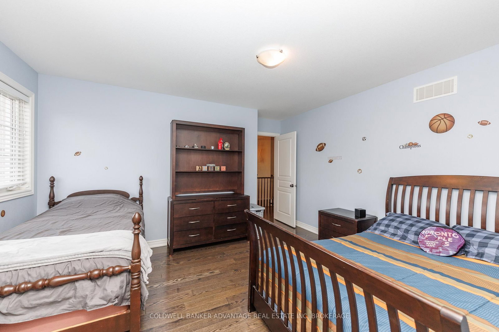 Detached House for sale at 6 Falcon Drive, Welland, Ontario, L3C 0B2 - Coyle Creek - MLS: X12913134