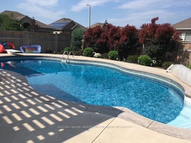 Detached House for sale at 6 Falcon Drive, Welland, Ontario, L3C 0B2 - Coyle Creek - MLS: X12913134