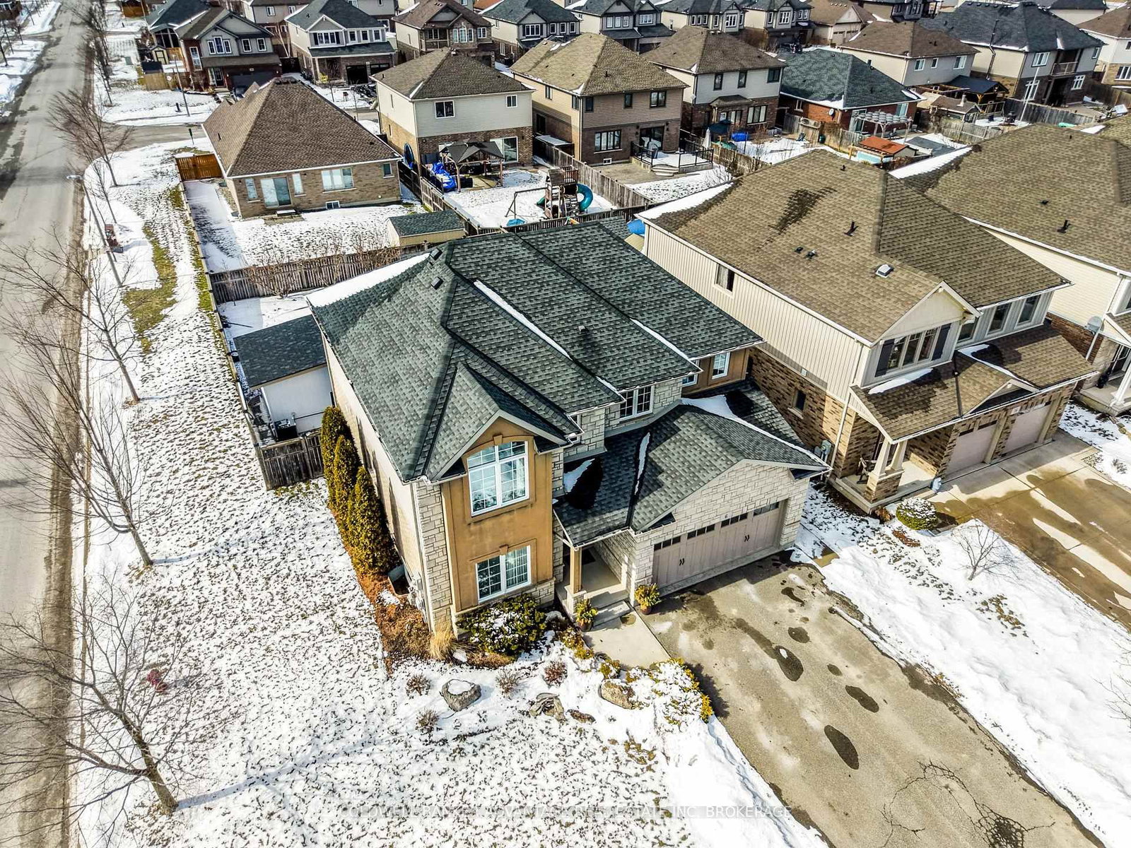 Detached House for sale at 6 Falcon Drive, Welland, Ontario, L3C 0B2 - Coyle Creek - MLS: X12913134