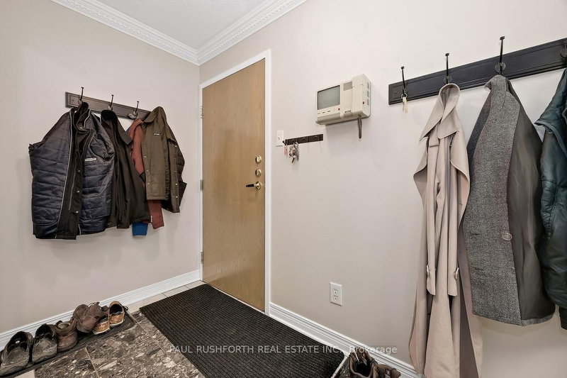 202 - 939 North River Rd, Ottawa, K1K 3V2 | Image 2