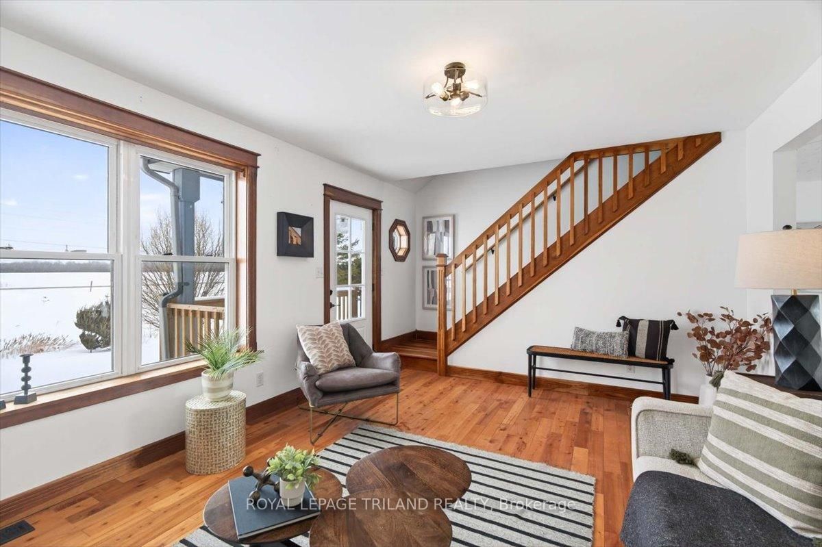 Detached House for sale at 7603 Zion Line, Warwick, Ontario, N0M 2S0 - Watford - MLS: X12913332