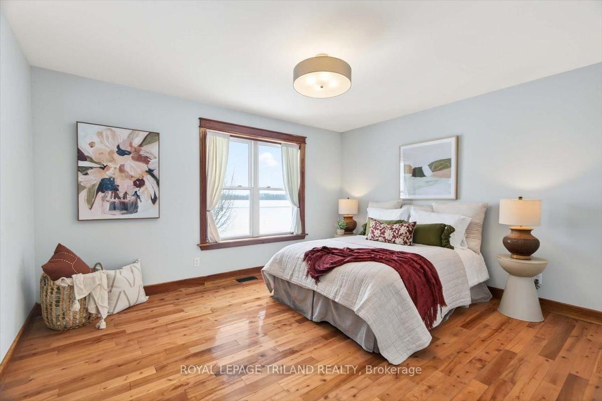 Detached House for sale at 7603 Zion Line, Warwick, Ontario, N0M 2S0 - Watford - MLS: X12913332