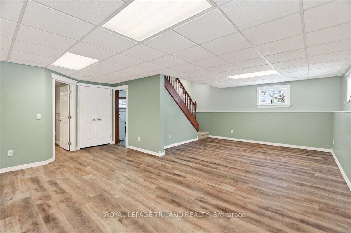 Detached House for sale at 7603 Zion Line, Warwick, Ontario, N0M 2S0 - Watford - MLS: X12913332