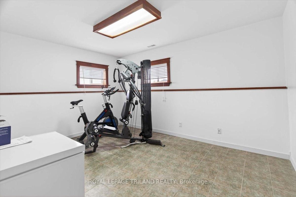 Detached House for sale at 7603 Zion Line, Warwick, Ontario, N0M 2S0 - Watford - MLS: X12913332