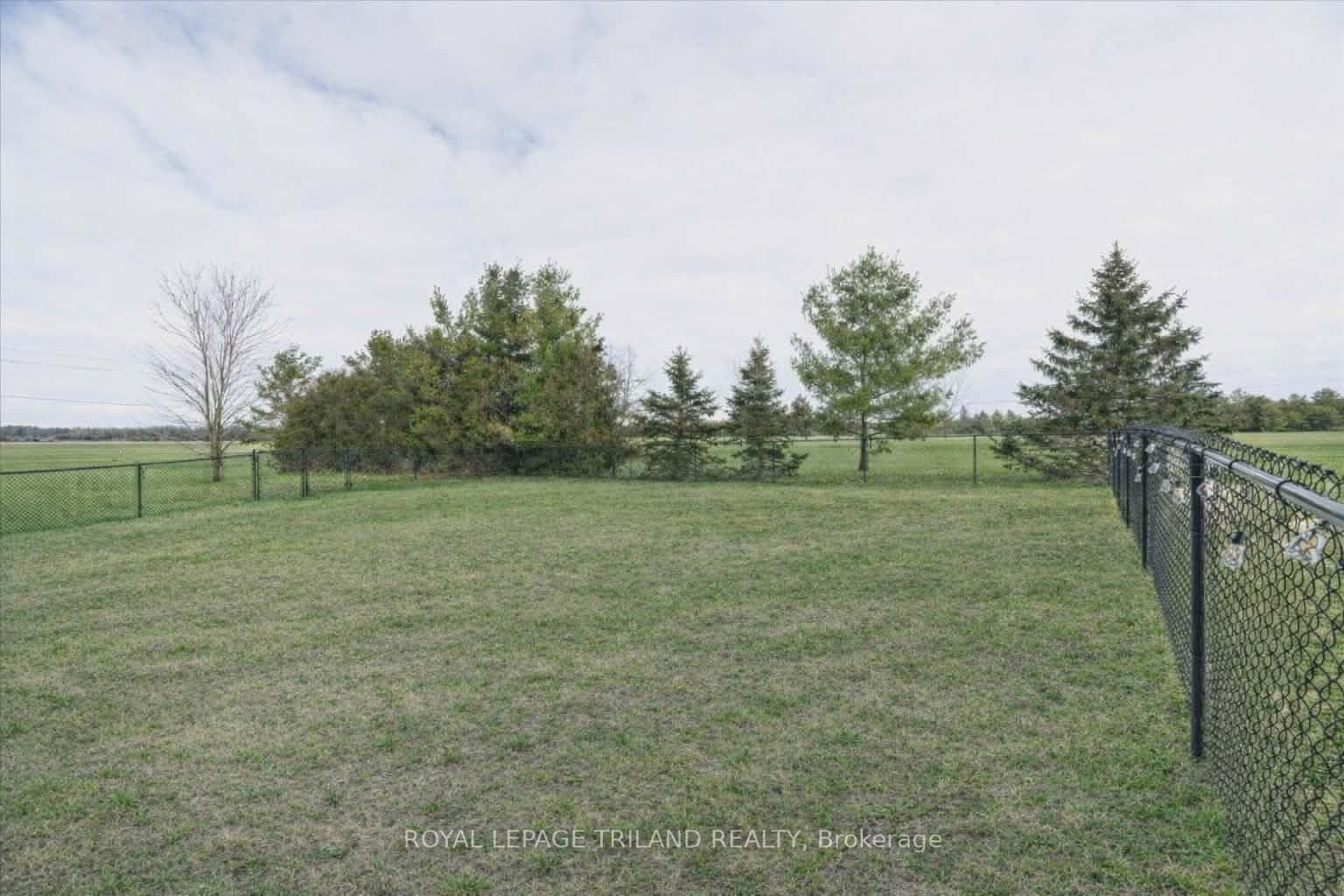 Detached House for sale at 7603 Zion Line, Warwick, Ontario, N0M 2S0 - Watford - MLS: X12913332