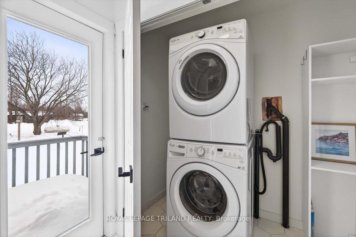 Detached House for sale at 7603 Zion Line, Warwick, Ontario, N0M 2S0 - Watford - MLS: X12913332