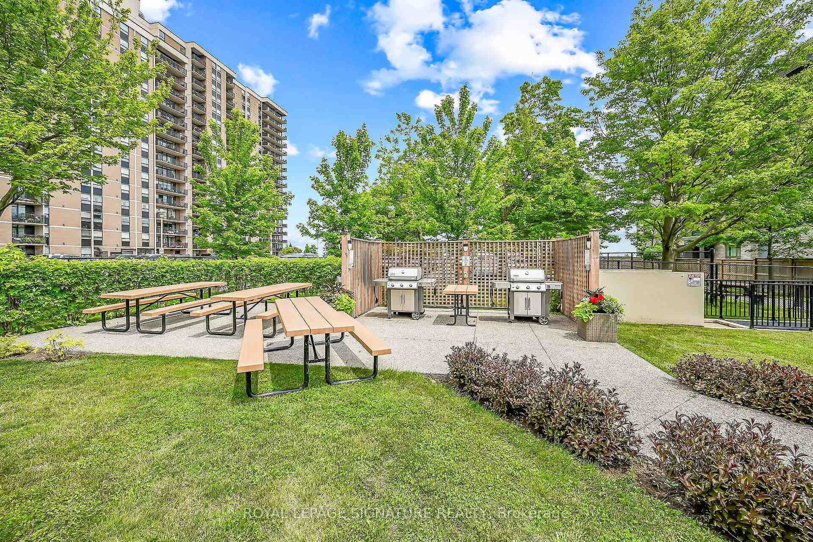 Condo for sale at 907-301 Frances Avenue, Hamilton, Ontario, L8E 3W6 - Lakeshore - MLS: X12913502