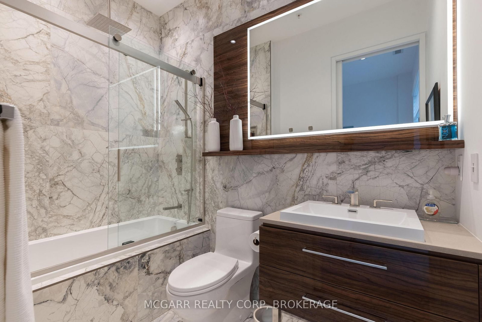 77 yates Street, Unit 401 - Photo 14