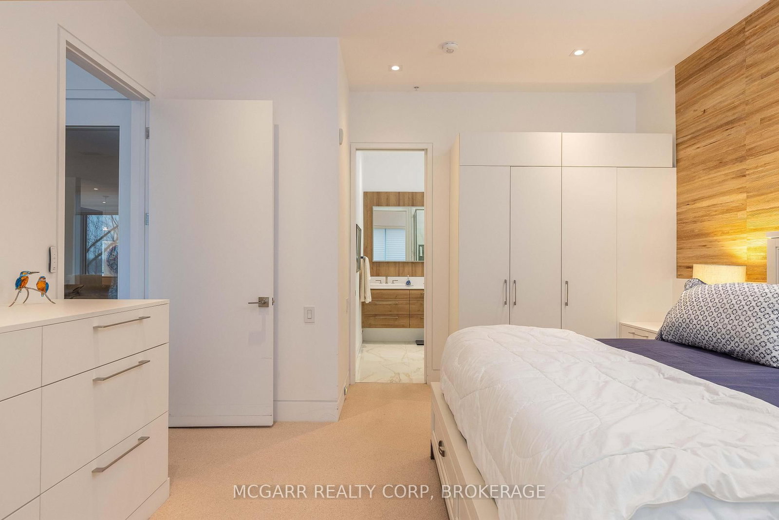 77 yates Street, Unit 401 - Photo 18