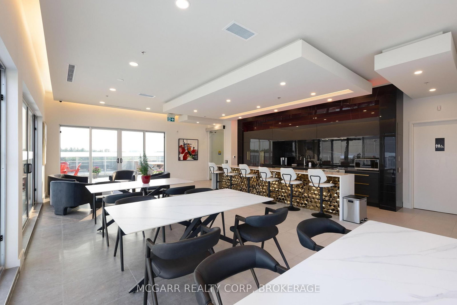 77 yates Street, Unit 401 - Photo 35