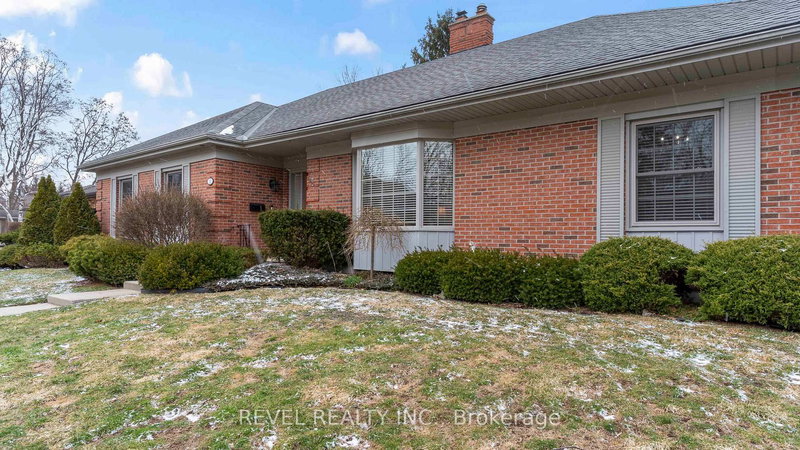 11 Tallwood Circ, London North, N5X 2S1 | Image 3