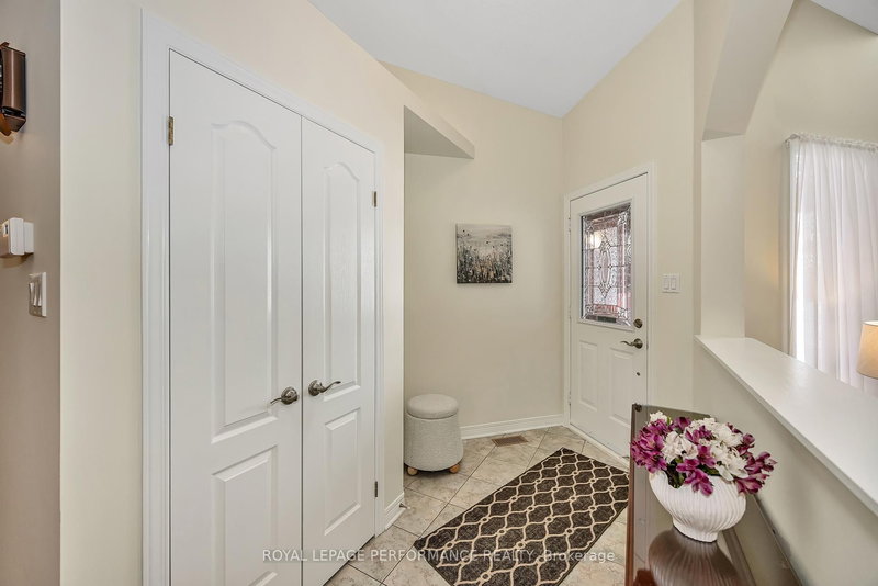 49 Peregrine Cres, Kanata, K2M 2T2 | Image 3