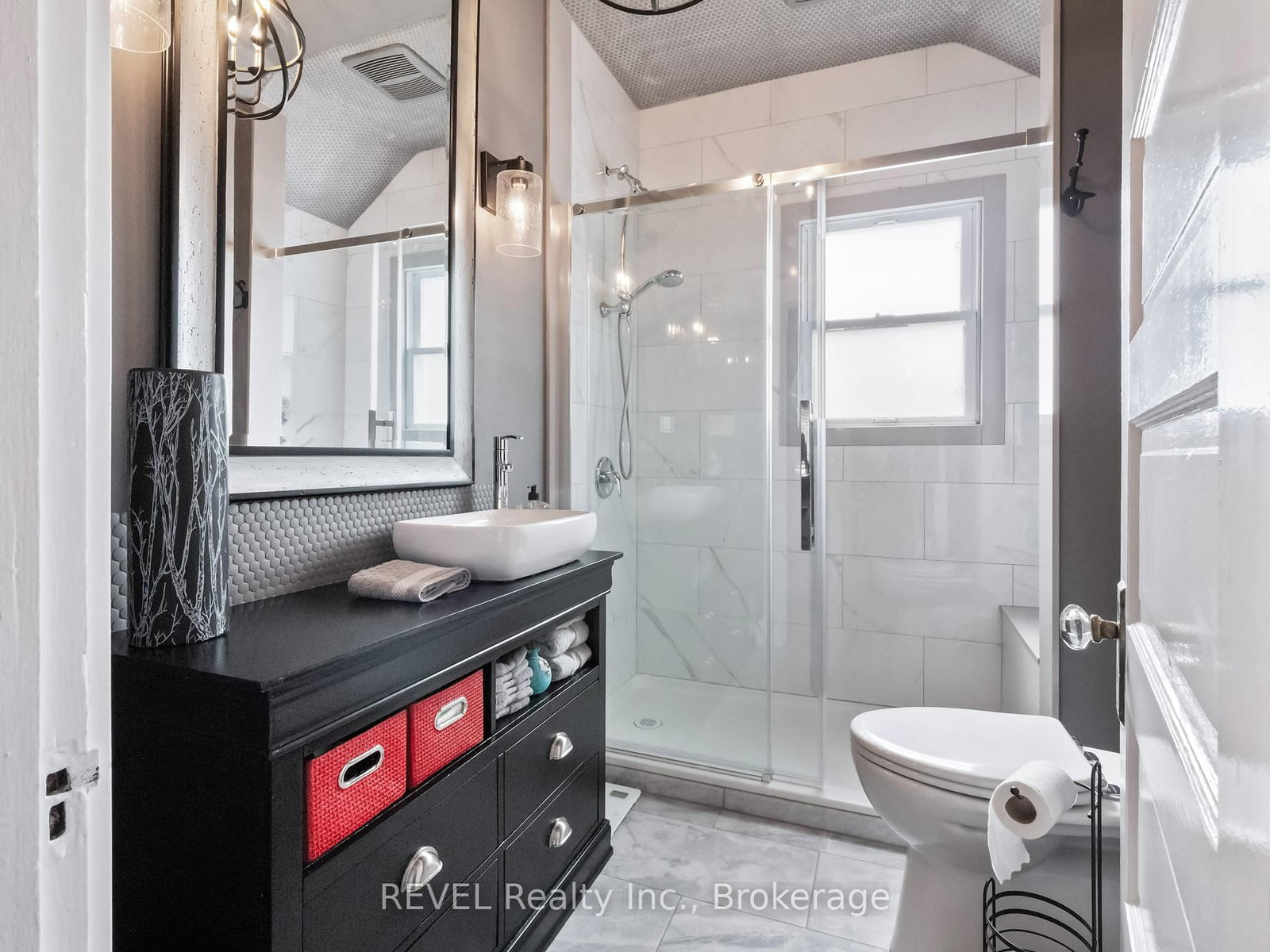 Detached House for sale at 259 Dufferin Street, Fort Erie, Ontario, L2A 2T7 - Central - MLS: X12913762