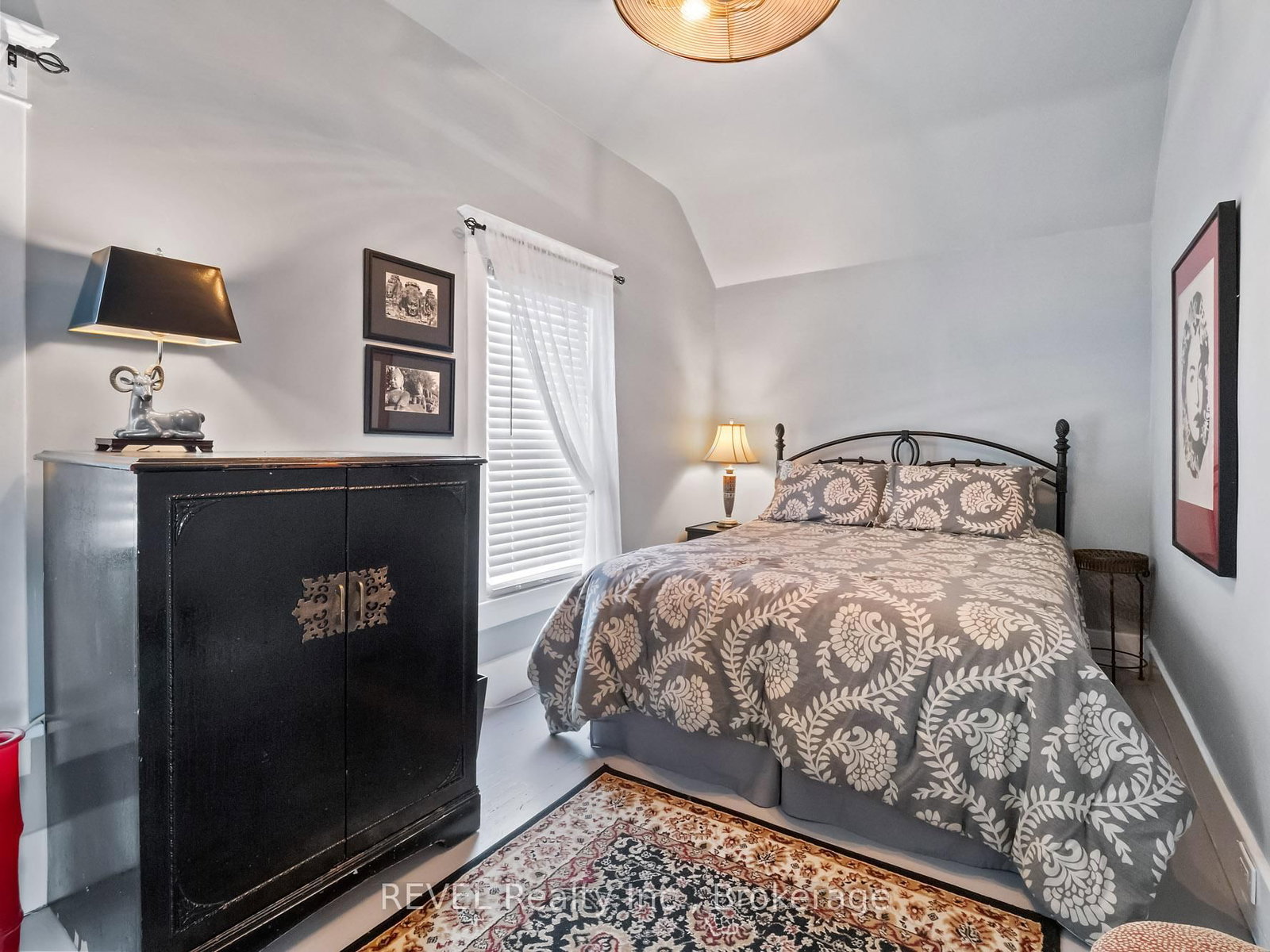 Detached House for sale at 259 Dufferin Street, Fort Erie, Ontario, L2A 2T7 - Central - MLS: X12913762