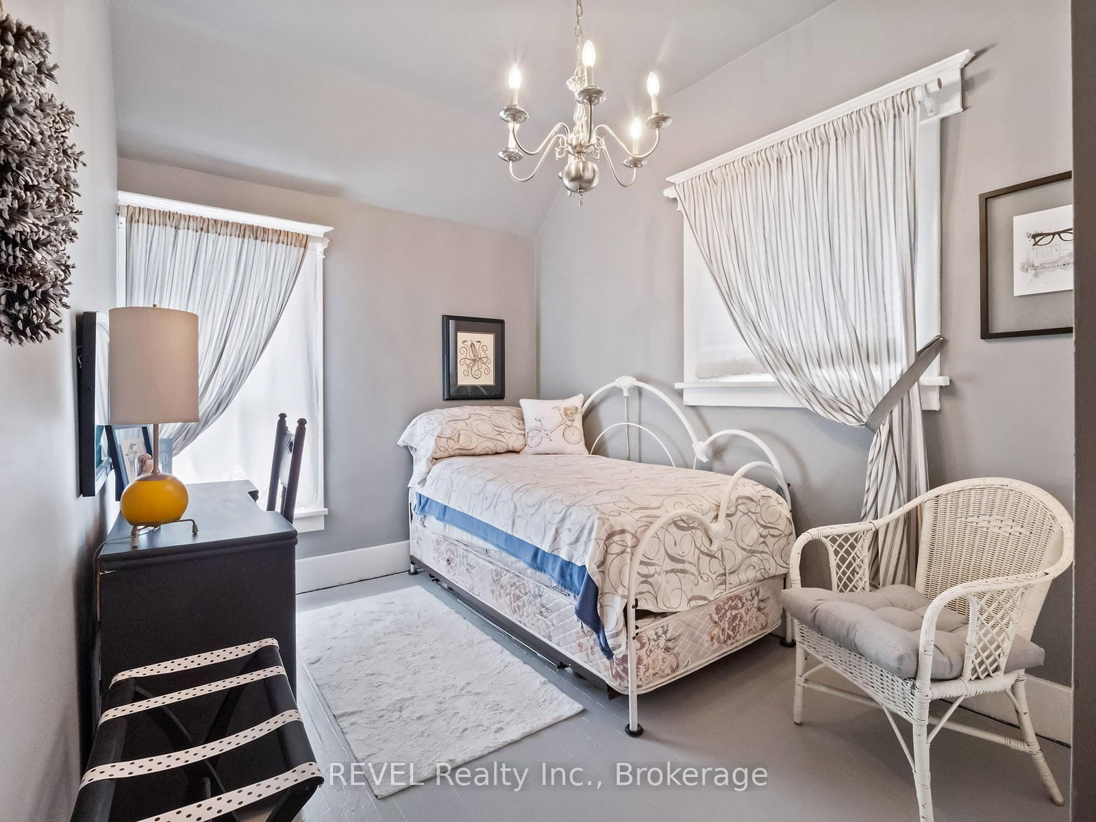 Detached House for sale at 259 Dufferin Street, Fort Erie, Ontario, L2A 2T7 - Central - MLS: X12913762