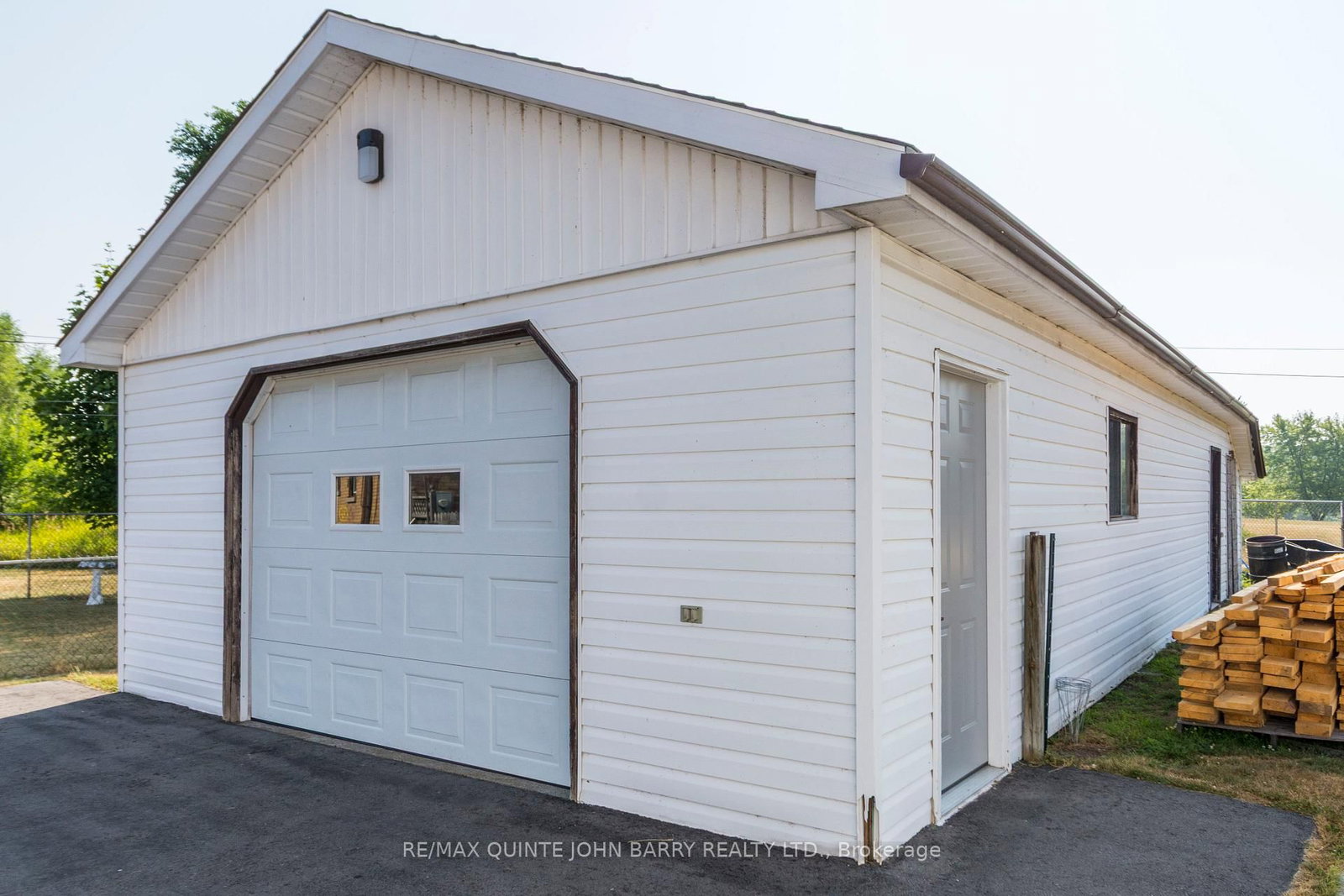 Detached House for sale at 15 Coleman Drive, Quinte West, Ontario, K8V 3A5 - Trenton Ward - MLS: X12913960