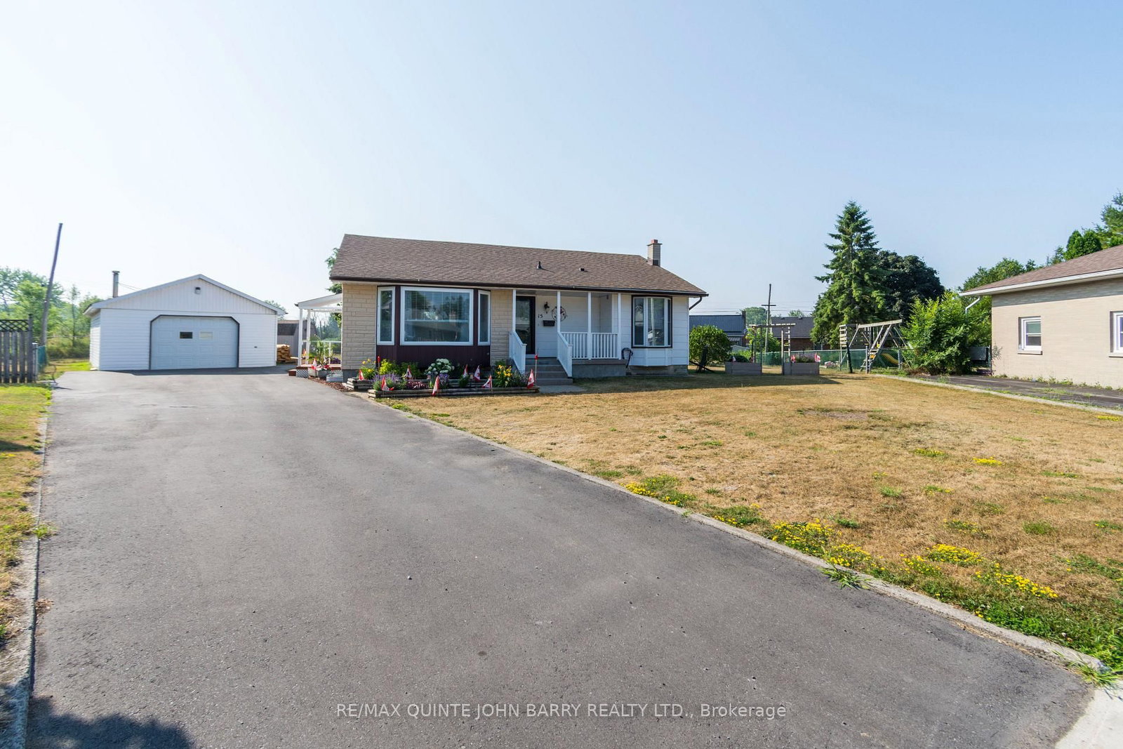 Detached House for sale at 15 Coleman Drive, Quinte West, Ontario, K8V 3A5 - Trenton Ward - MLS: X12913960