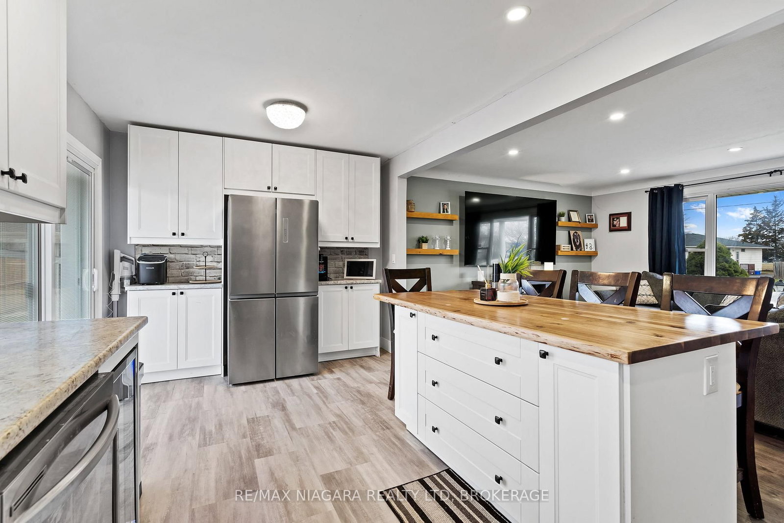 Detached House for sale at 38 ACADIA Crescent, St. Catharines, Ontario, L2P 1H8 - Secord Woods - MLS: X12914008